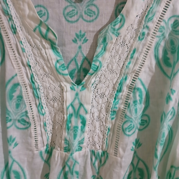 Green Paisley Women's Linen Top - Picture 3 of 6